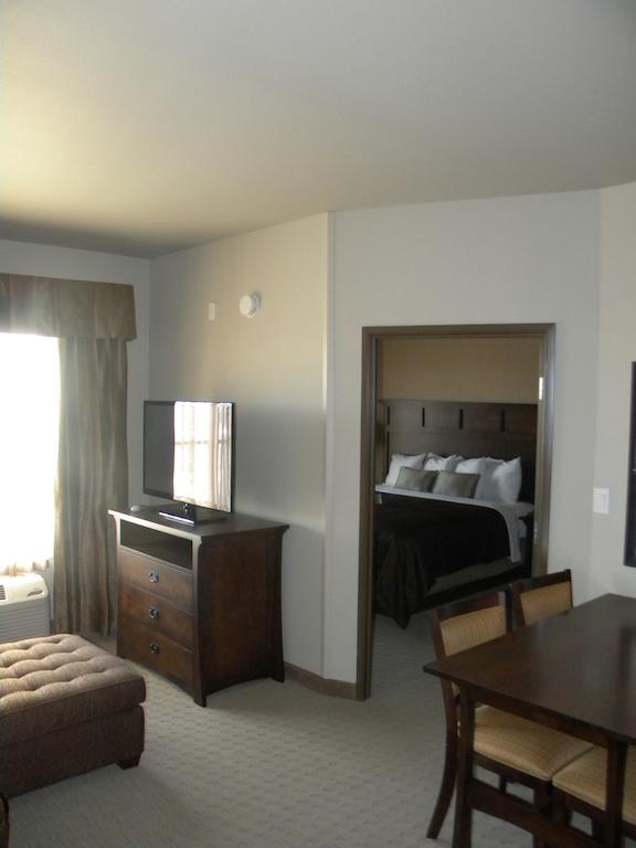 Teddy'S Residential Suites Watford City Exterior foto