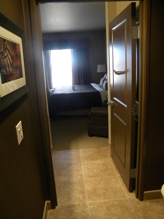 Teddy'S Residential Suites Watford City Exterior foto