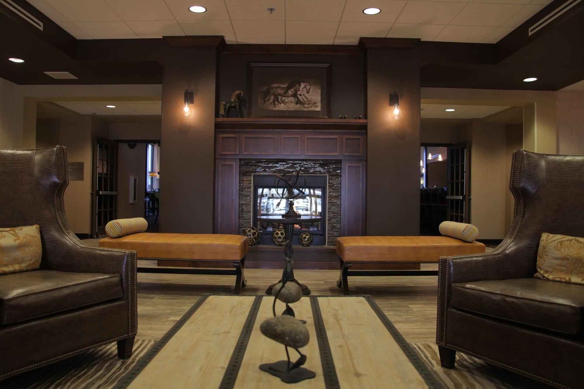 Teddy'S Residential Suites Watford City Exterior foto