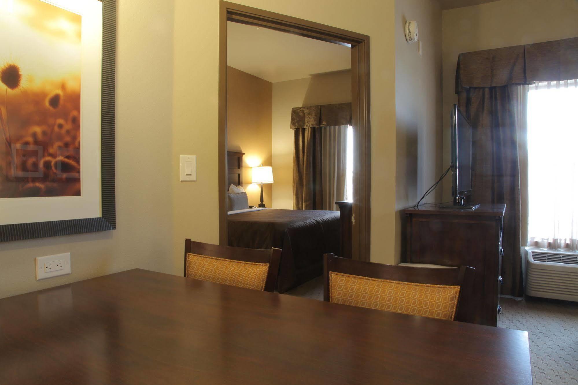 Teddy'S Residential Suites Watford City Exterior foto